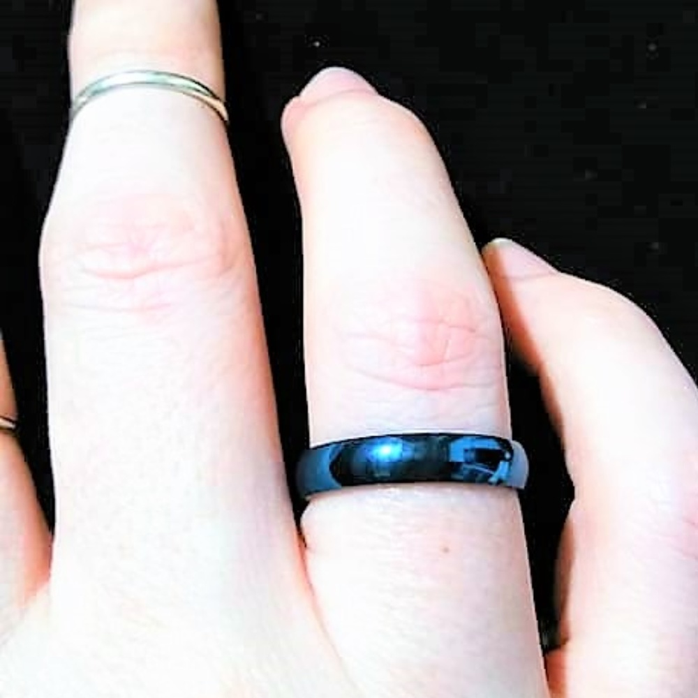 Blue titanium ring - Picture 2 of 3